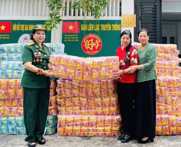 Trao tặng 9.800 gói Snack My Chiu trị giá 78.400.000 đồng cho trẻ em khuyết tật tại các tỉnh, TP. Tây Ninh & TP. HCM