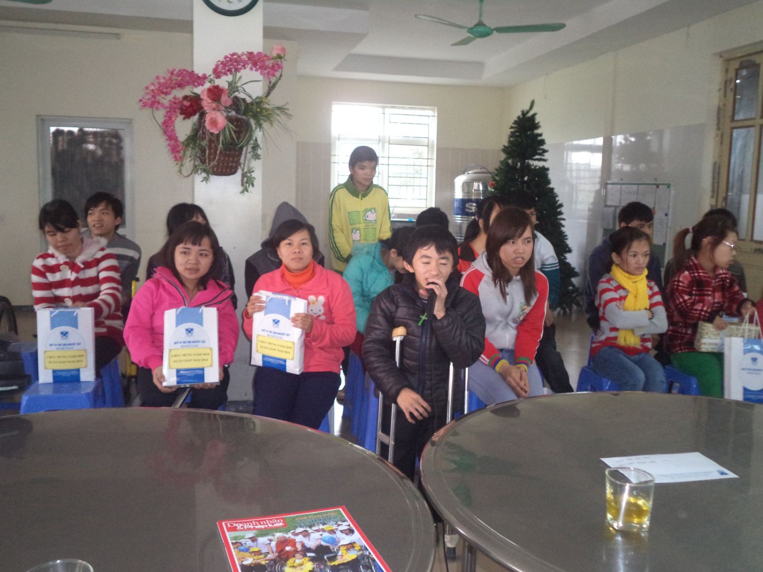 Ủy ban Đoàn kết Công giáo Việt Nam cùng Quỹ Vì trẻ em khuyết tật thăm và tặng quà trẻ khuyết tật nhân dịp Xuân Giáp Ngọ 2014
